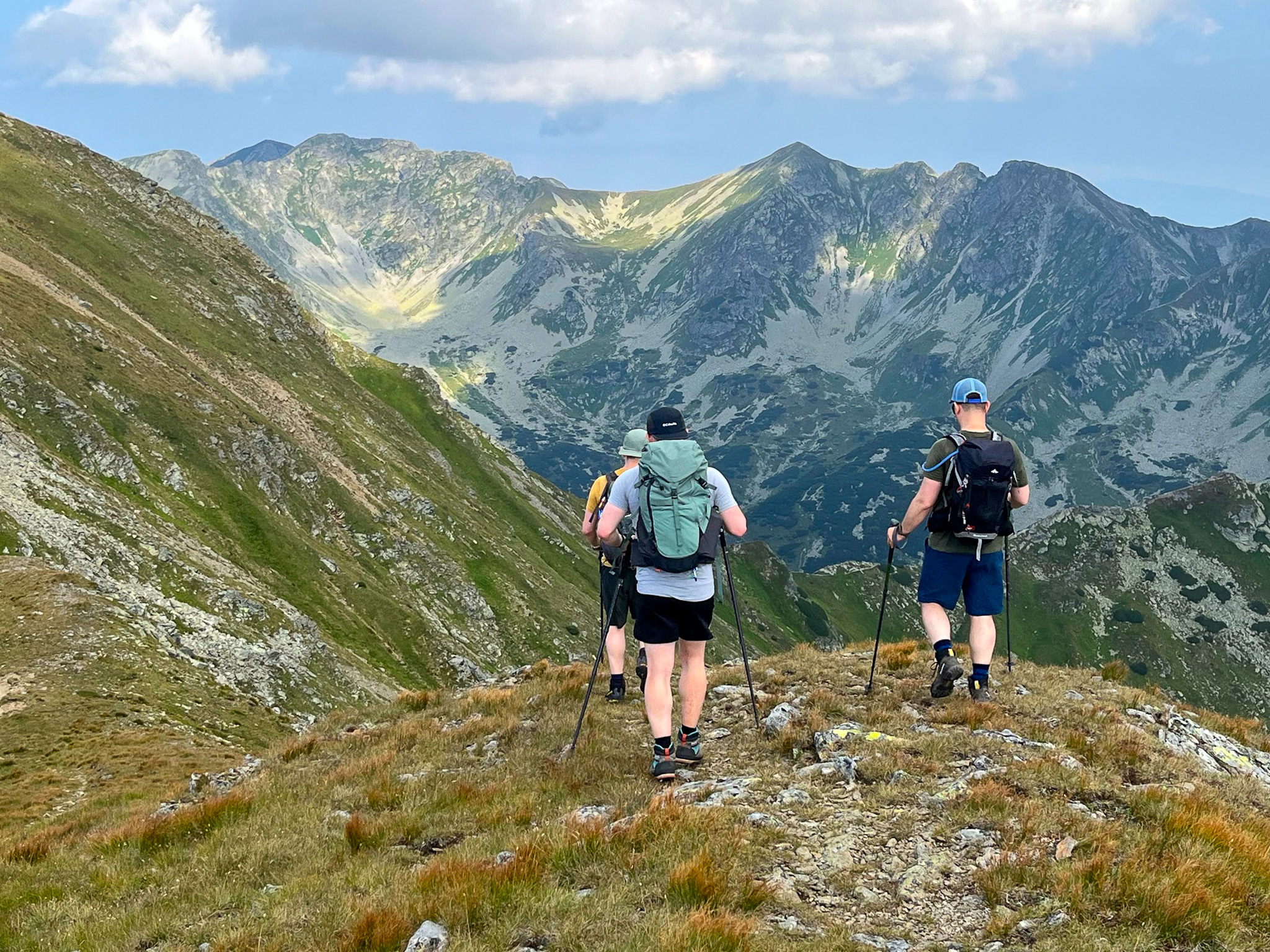Grań Otargańców po drugiej stronie doliny Jamnickiej